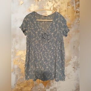 ❤️🎀🎁 FREE w/ PURCHASE EUC Floral Blue Women's Mini Dress